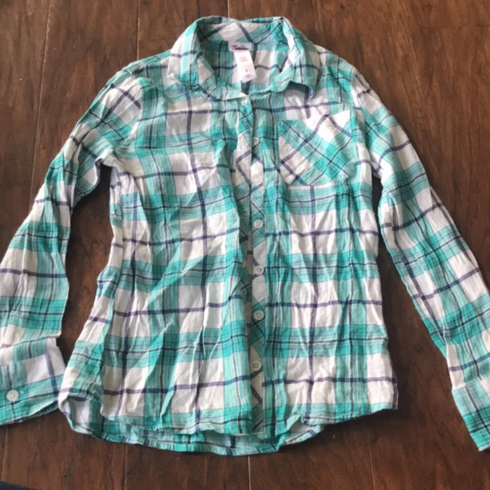 1 hooded long sleeve tee, 1 button up shirt, 1 sweater, 1 long sleeve tshirt